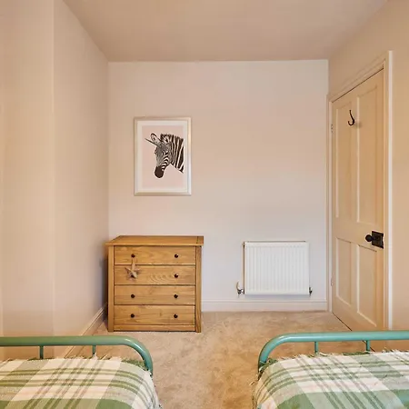 Host & - Daisy Дом отдыха Машам