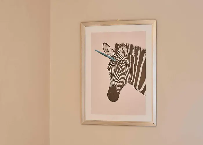 Host & - Daisy * Masham