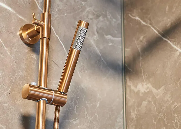 Host & - Daisy Masham